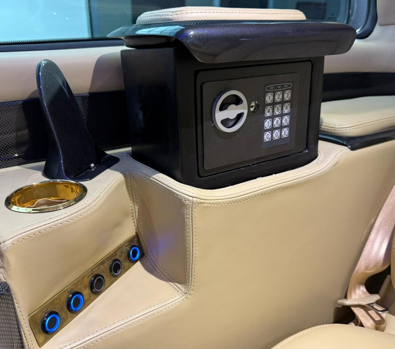 Mercedes-Benz V 250 2017 Mercedes Benz V250, Full Service History, Carbon Fiber Interior, Very Low Km, Fully Loaded, GCC