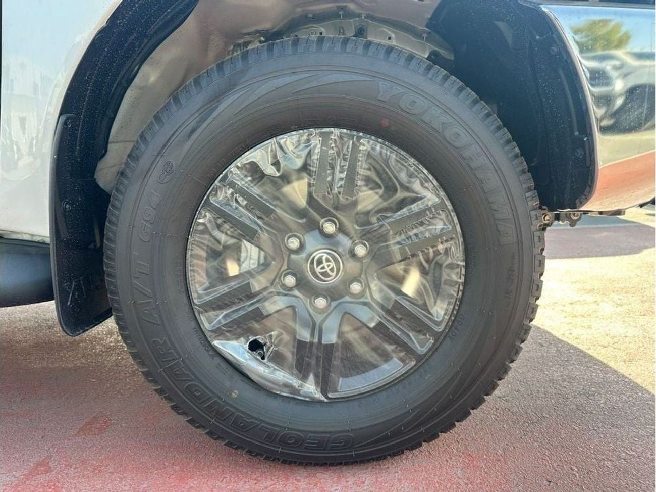 Toyota Hilux TOYOTA HILUX 2.7 AT FULL OPTION WITH PUSH START WHITE OMAN SPEC 2025