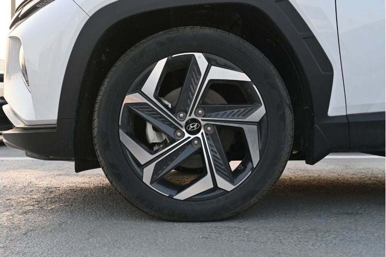 Hyundai Tucson Hyundai Tucson 1.6L Turbo, Petrol, (Mid+ Option) Model 2022, Color White (Export Price)