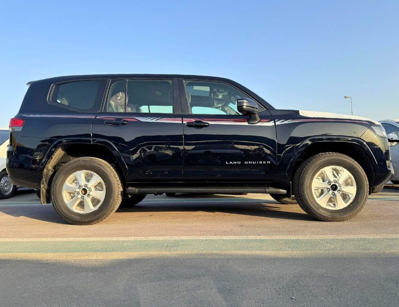 Toyota Land Cruiser GXR 3.5L Twin Turbo | Sunroof | Driver Power Seat | Digital Speed Meter (CODE # GXR33M