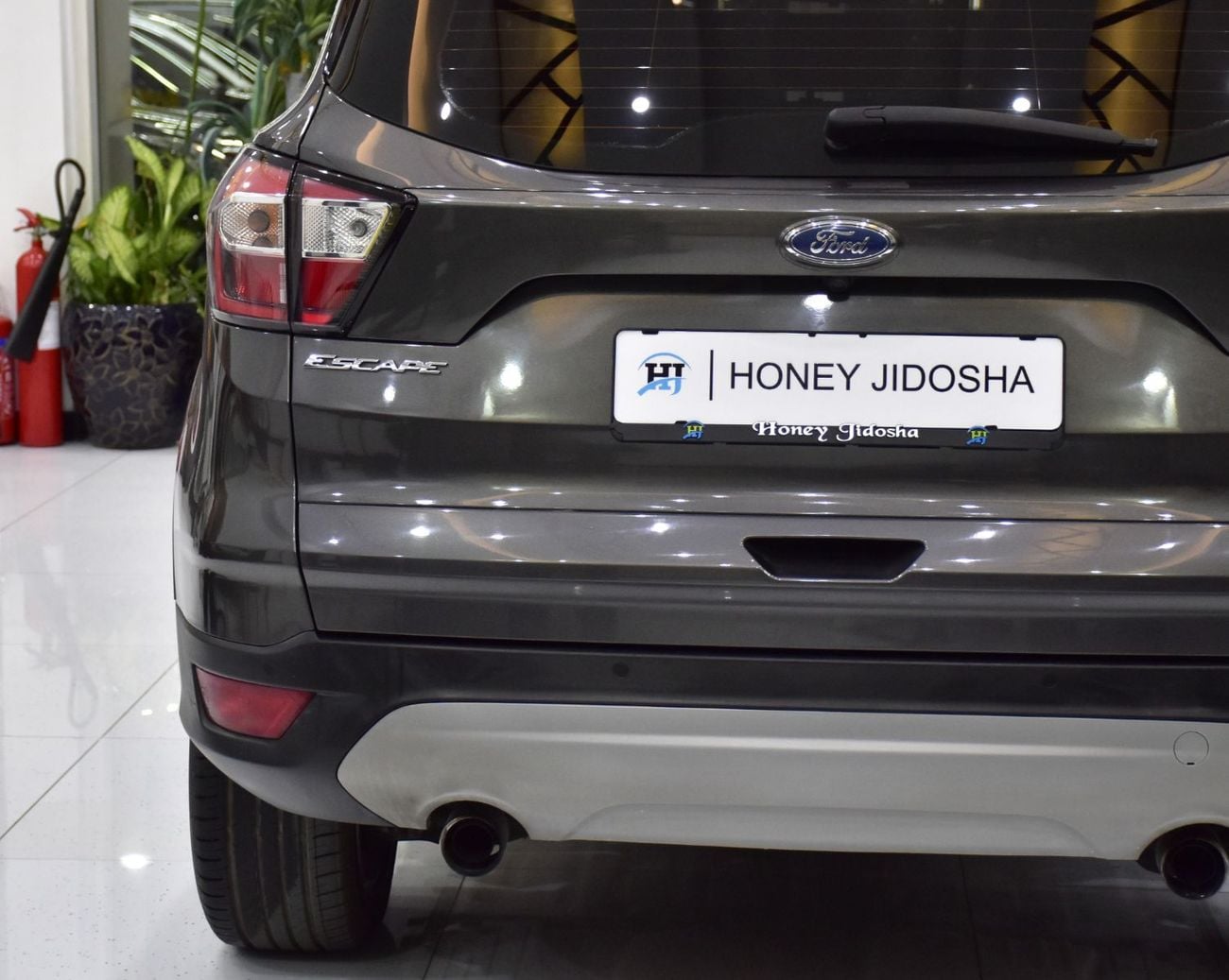 Ford Escape TITANIUM EXCELLENT DEAL for our Ford Escape Titanium AWD ( 2019 Model ) in Grey Color GCC Specs