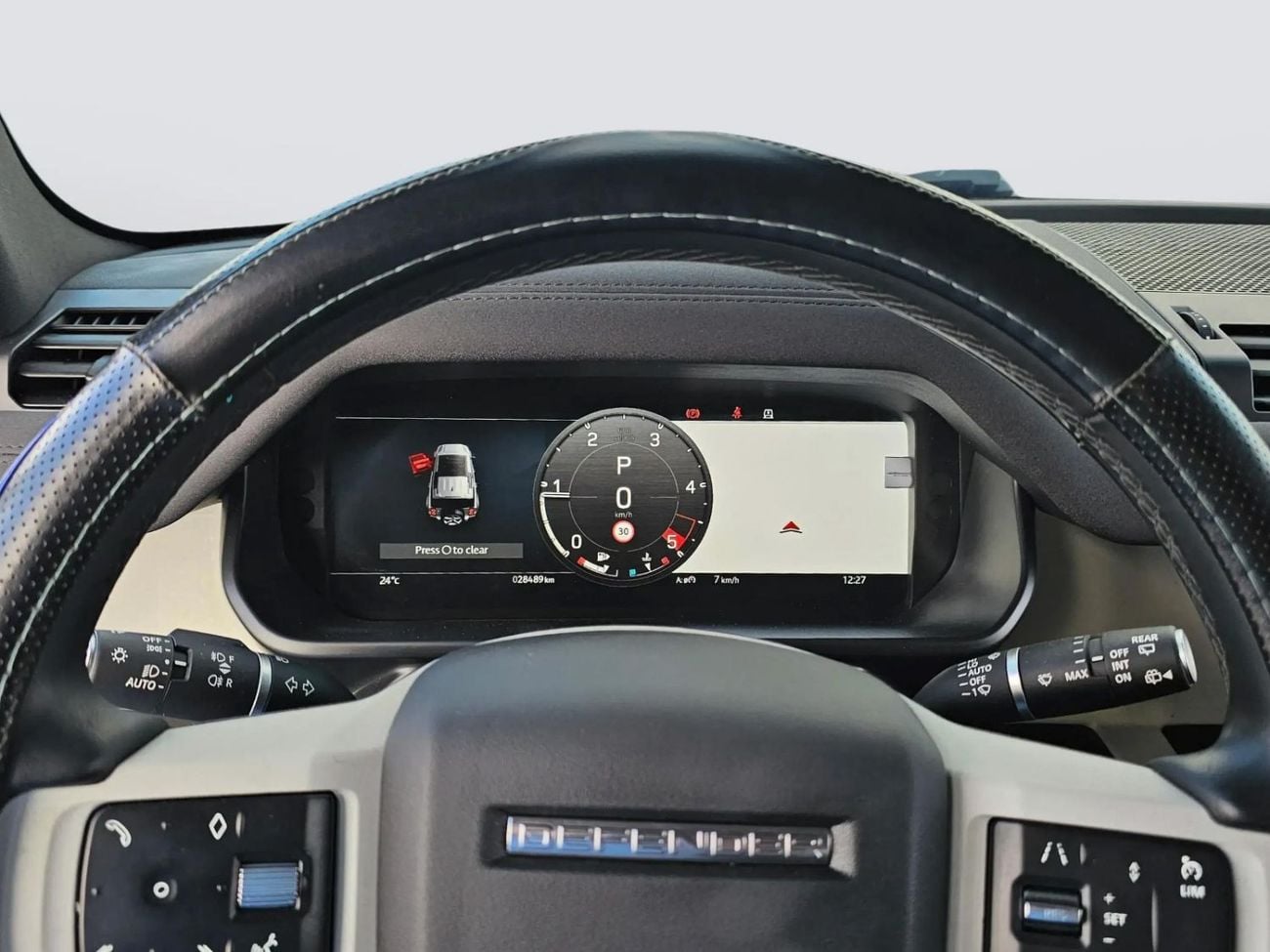 Land Rover Defender D300 Lhd 3.0L Diesel engine 4WD Automatic Gear 5seats 5 Doors
