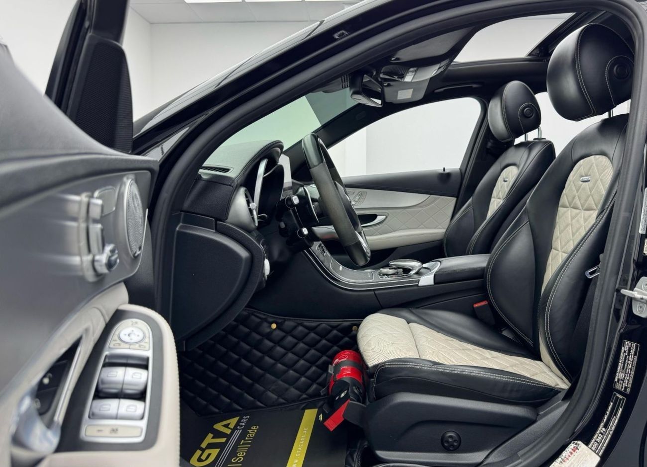 Mercedes-Benz C 63S AMG Std 4.0L Sedan 2015 Mercedes-Benz C63 S AMG, Full Service History, Excellent Condition, GCC