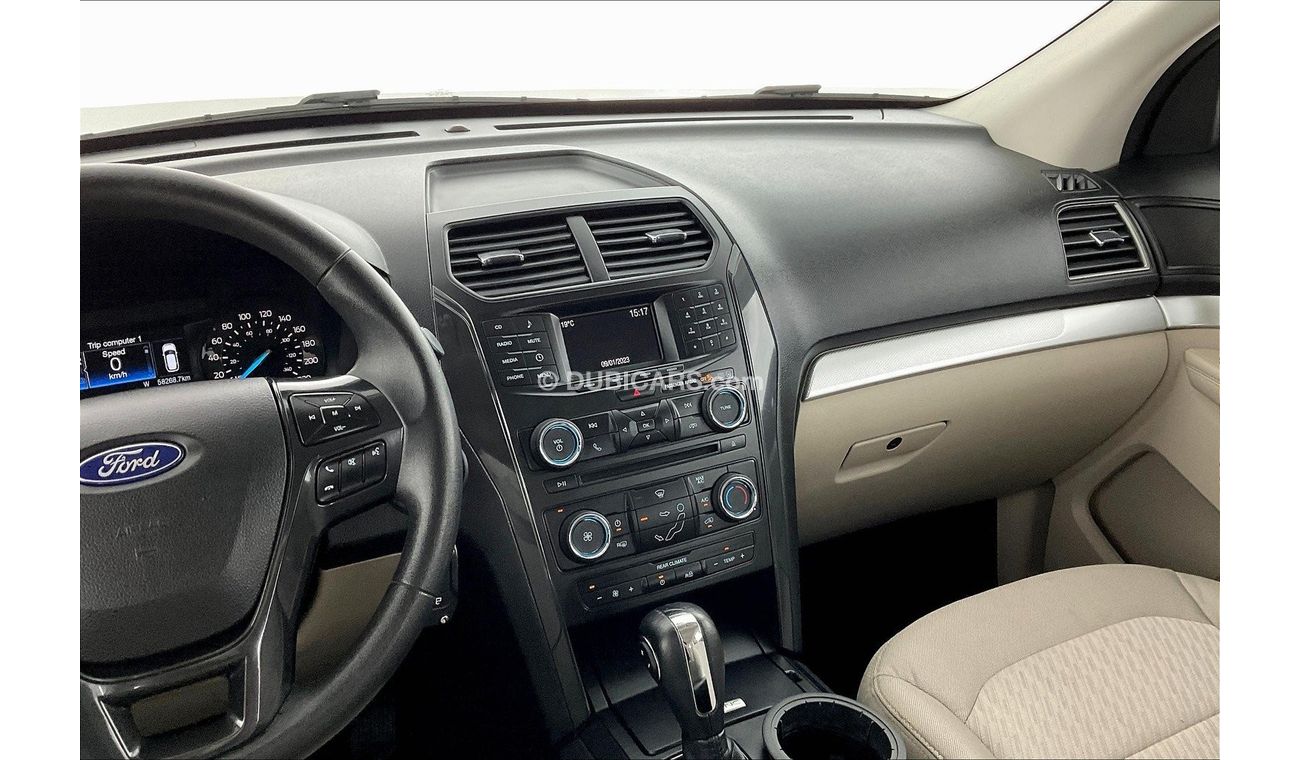 Ford Explorer XL / Standard