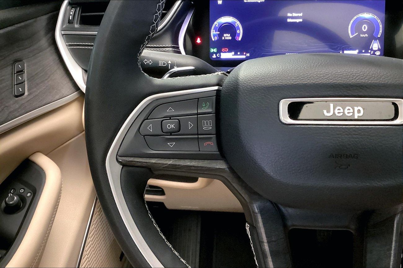 جيب جراند شيروكي Limited Plus | شامل الضمان | 0 ﺪﻔﻋﺓ ﺃﻮﻟﻯ