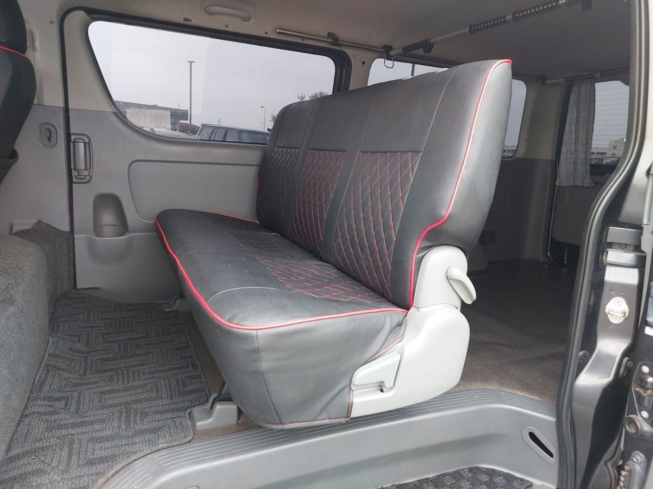 Toyota Hiace TOYOTA HIACE VAN RHD 2005 MODEL 2.0 L PETROL AUTOMATIC(PM16078)