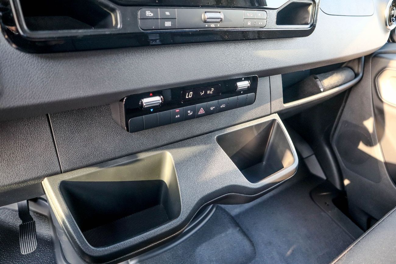 مرسيدس بنز سبرينتر Mercedes-Benz Sprinter 519 CDI – 2025 Model