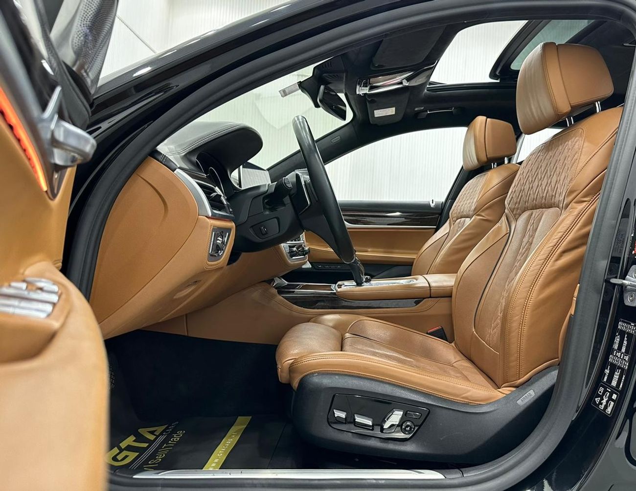 BMW 750Li Luxury 2018 BMW 750Li xDrive, 1 Year Warranty, Full Service History, GCC