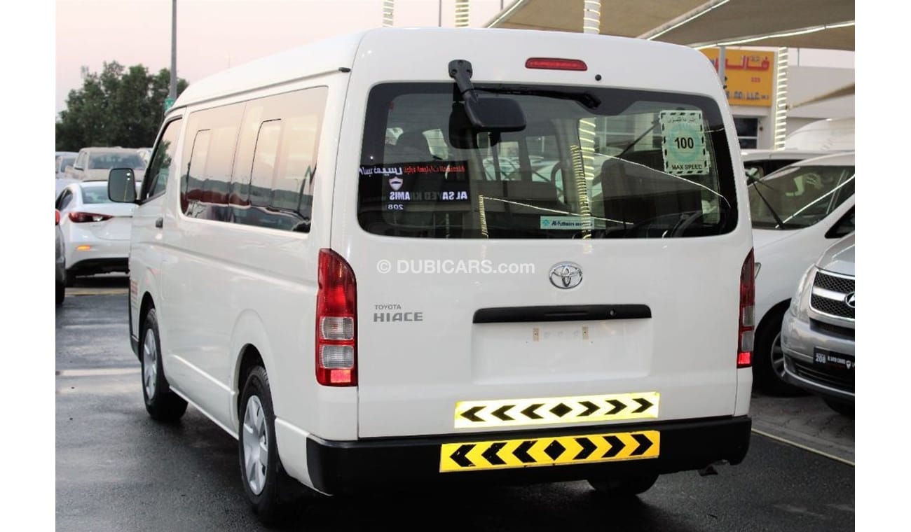 Toyota Hiace MID ROOF