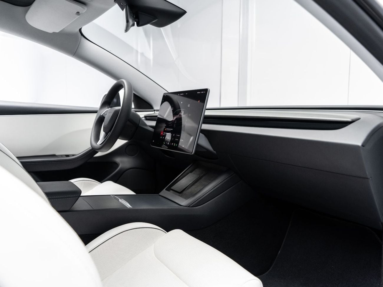 Tesla Model 3 PERFORMANCE BUY NOW, PAY 2027 | THE BLACKLINE STANDARD | Tesla Warranty, Carbon Fibre, GCC