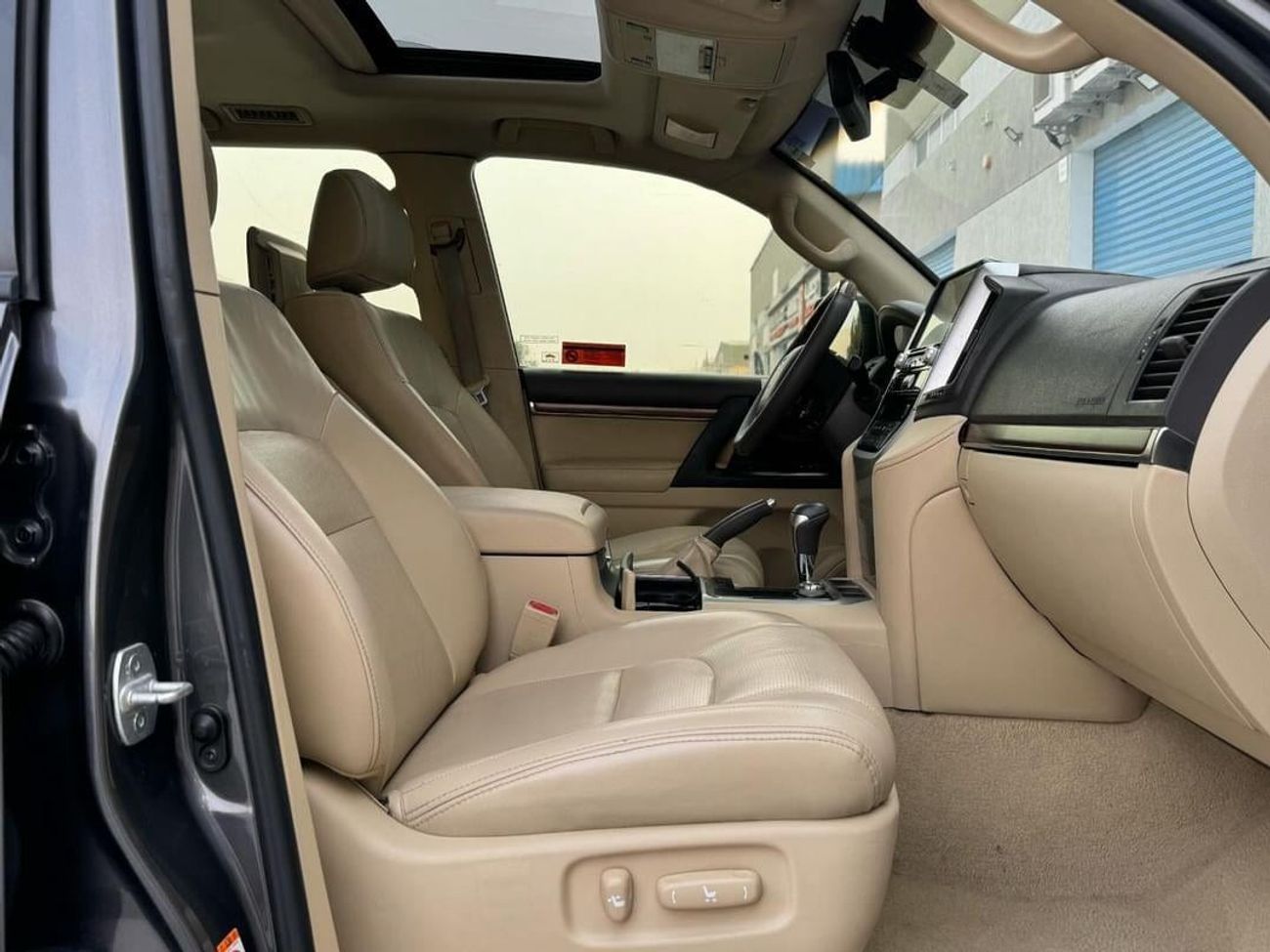 Toyota Land Cruiser تويوتا لاندكروزر GXR V8  خليجي 2016