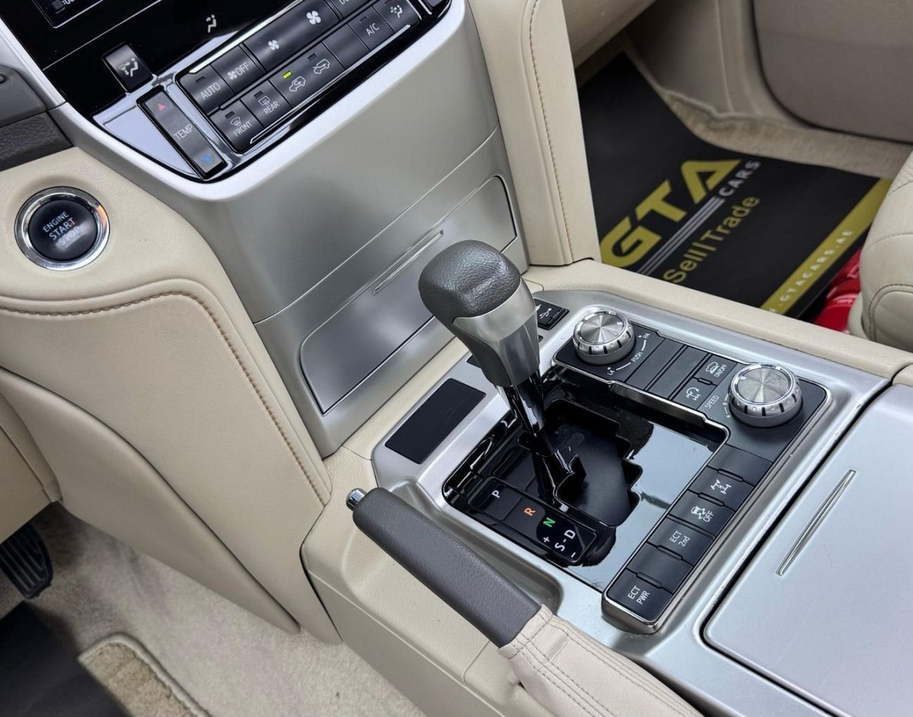 Toyota Land Cruiser GXR 4.6L 2019 Toyota Land Cruiser GX-R, 1 Year Warranty, Full Agency Service History, GCC