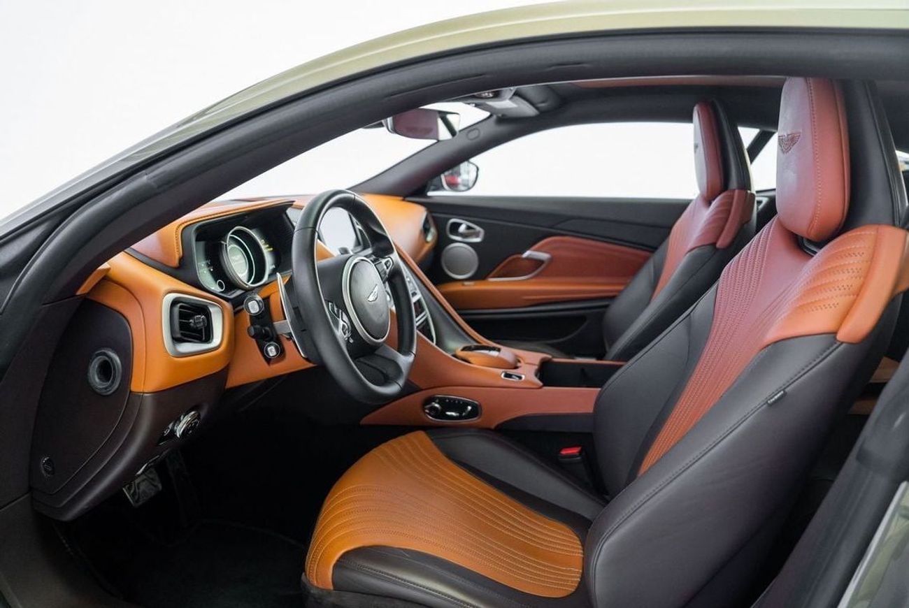 أستون مارتن DB11 Std 4.0L