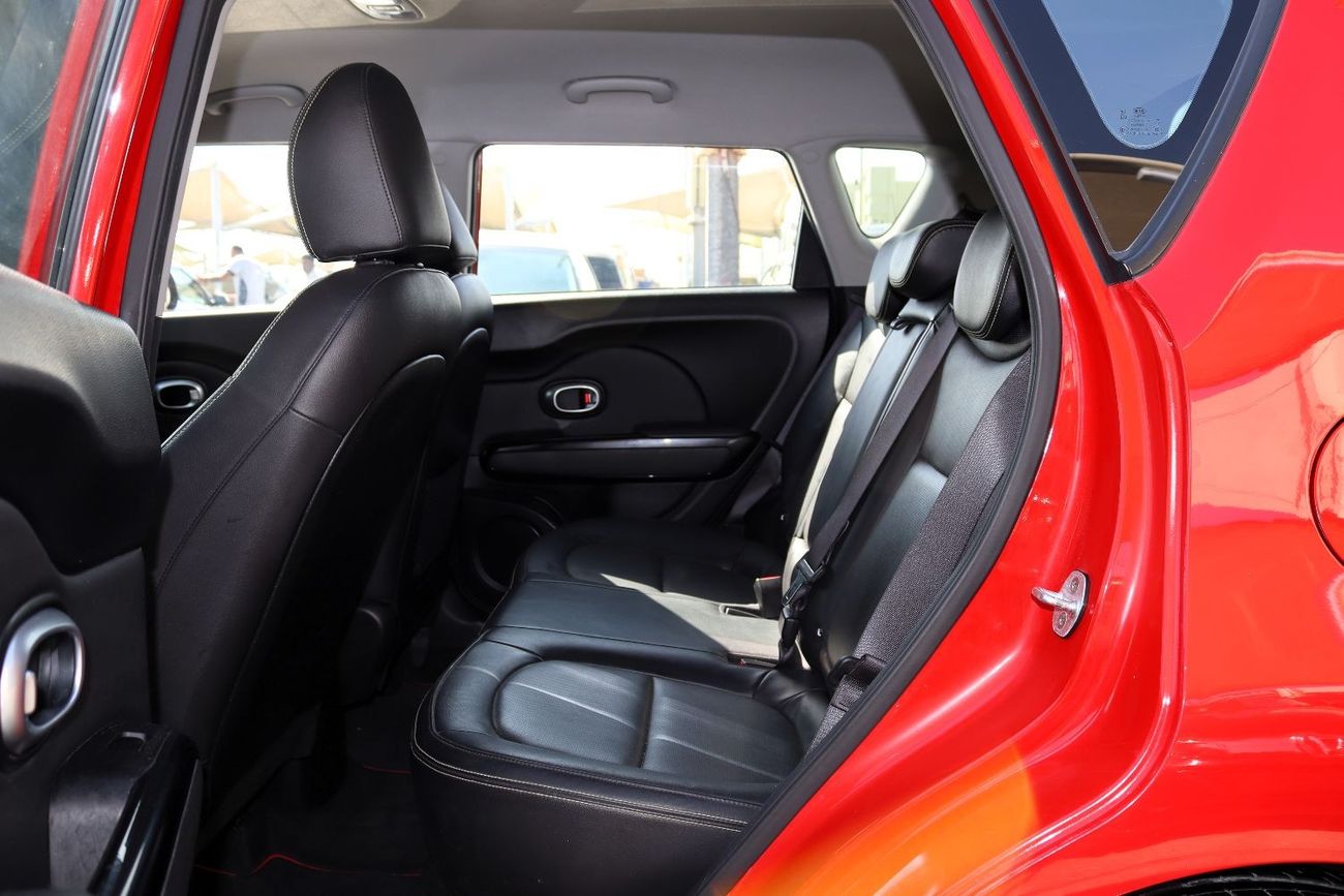 Kia Soul EX ACCIDENTS FREE - GCC - 2000 CC - FULL OPTION WITHOUT SUNROOF - PERFECT CONDITION INSIDE OUT