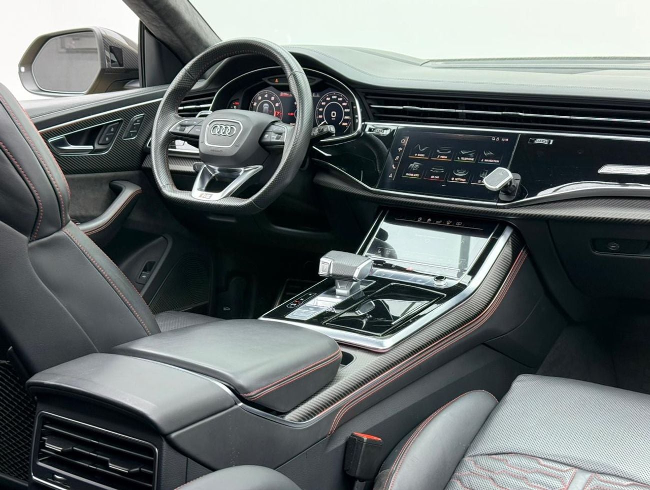 أودي RSQ8 2020 Audi RSQ8 4.0TFSI Quattro, Warranty, Carbon Fiber Package, Excellent Condition, GCC