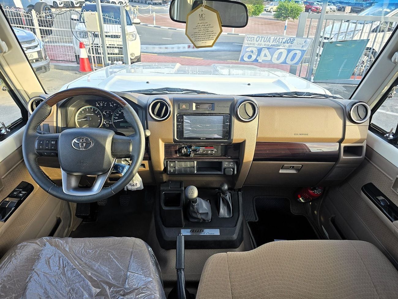 Toyota Land Cruiser Pick Up SC 4.0L Toyota L.C Single cabin Pick Up 4.0l petrol v6 M/T 4WD Gcc specs  2025 Model