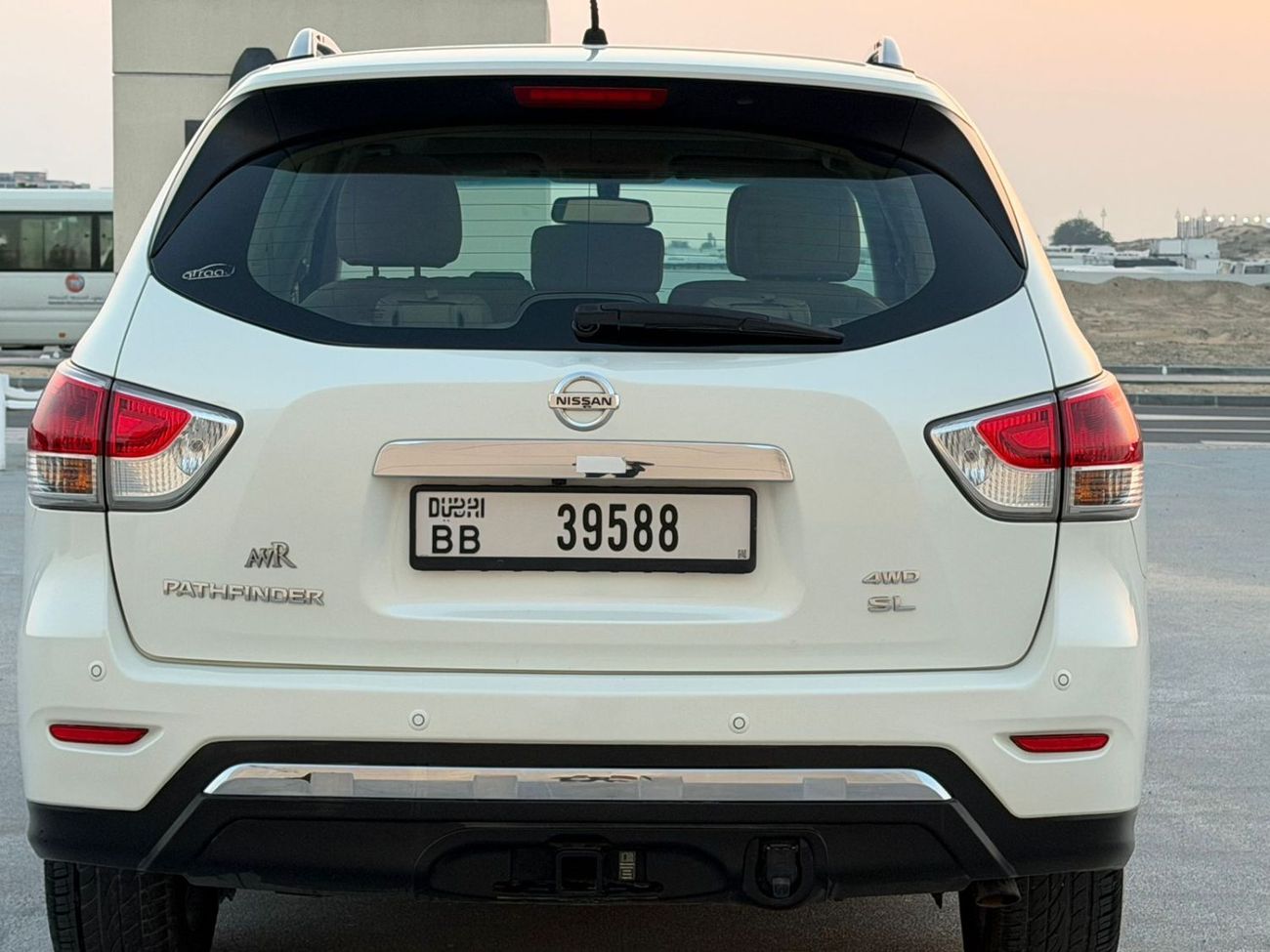 Nissan Pathfinder SL 3.5L (260 HP) 4WD Excellent condition inside and outside