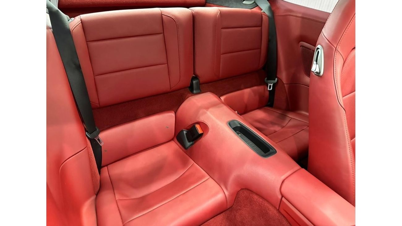 Porsche 911 2015 Porsche 911 Carrera 4, Service History, Low Kilometers, GCC Specs