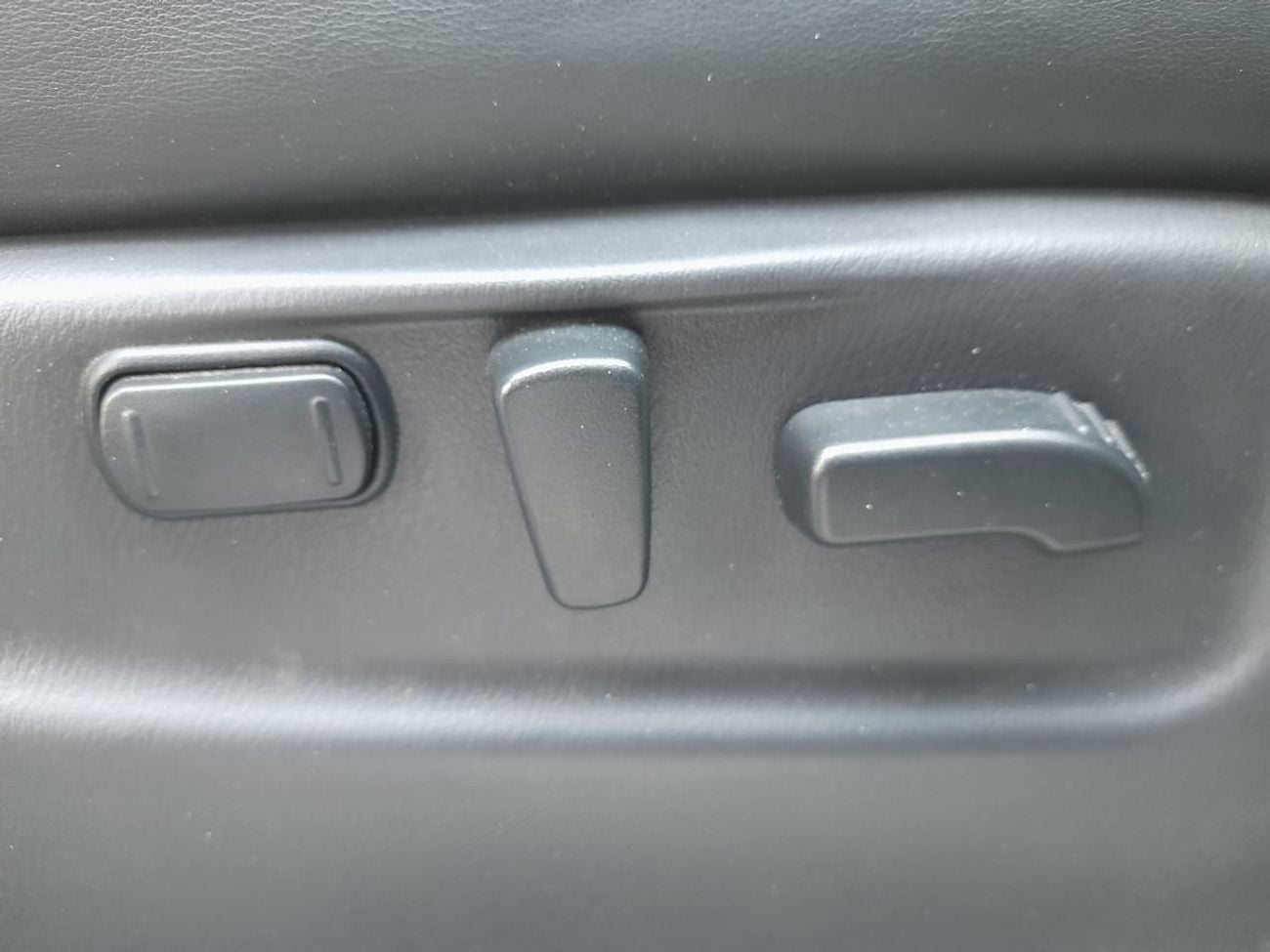 نيسان باترول Platinium 5.6cc V8 petrol Auto Right-Hand drive