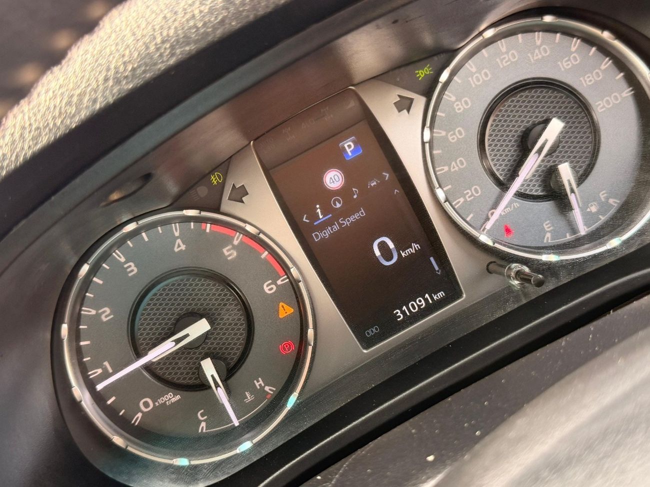 تويوتا هيلوكس Rogue export from Australia