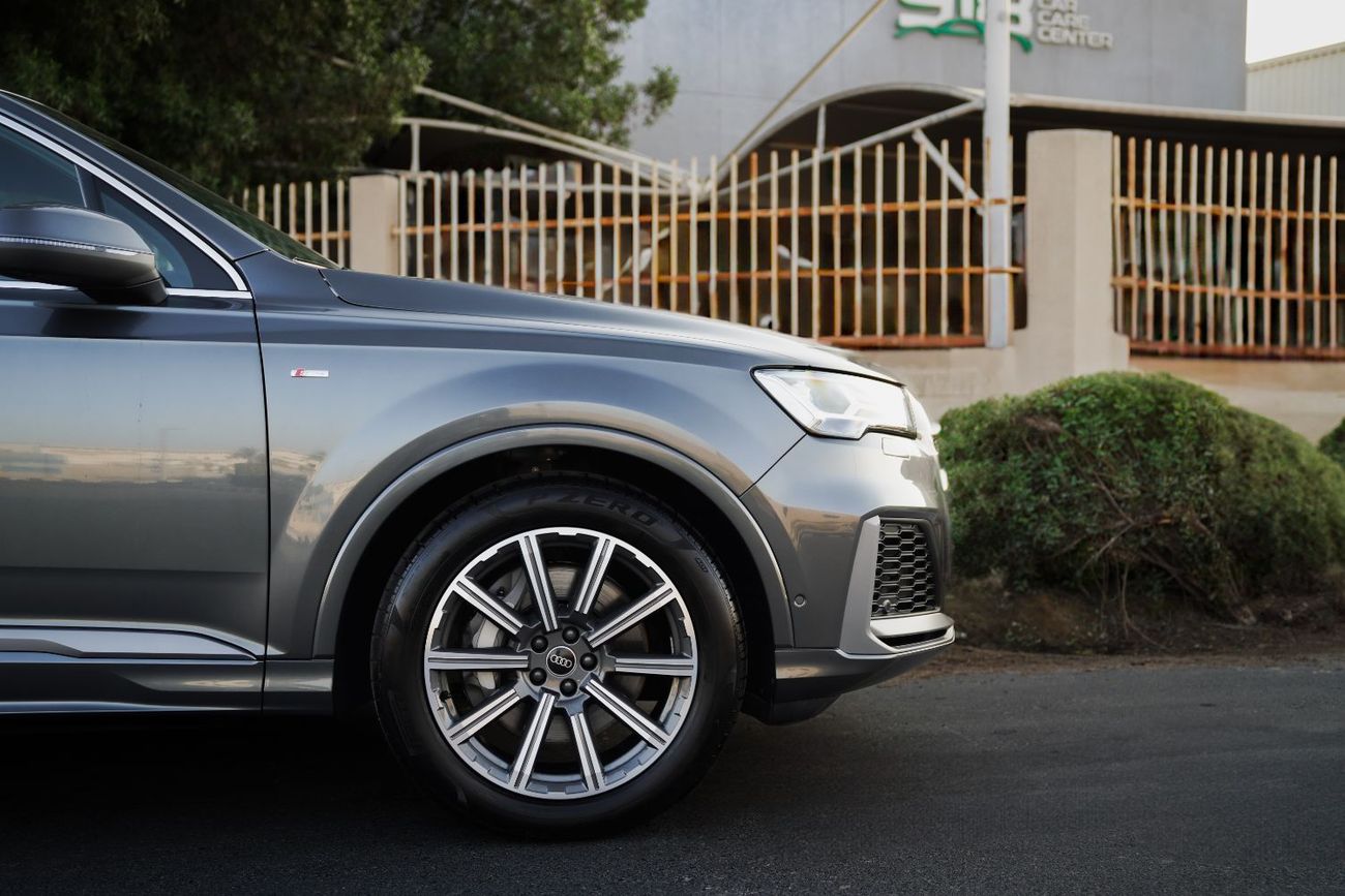Audi Q7 55 TFSI quattro S-Line 3.0L
