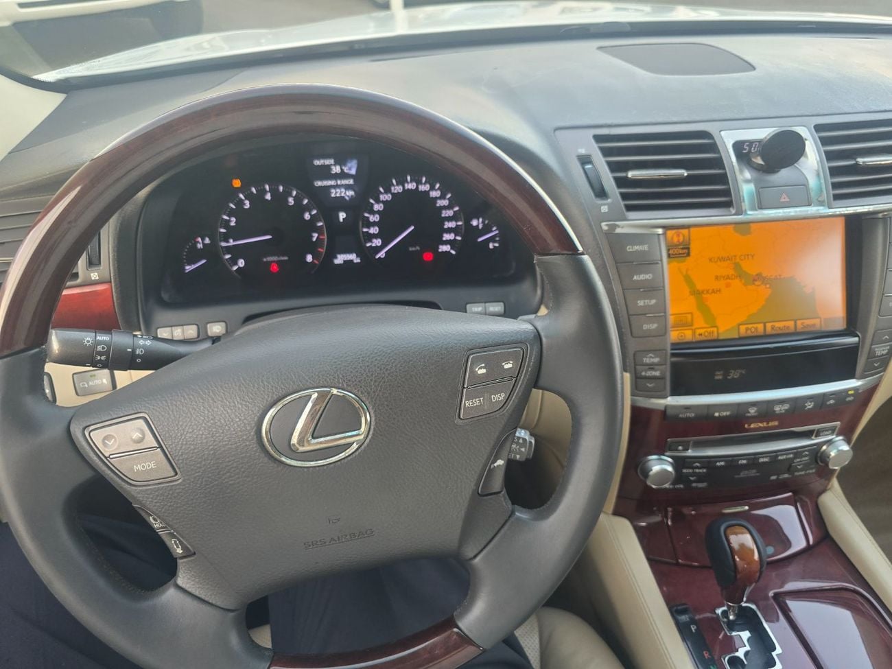 لكزس LS 460