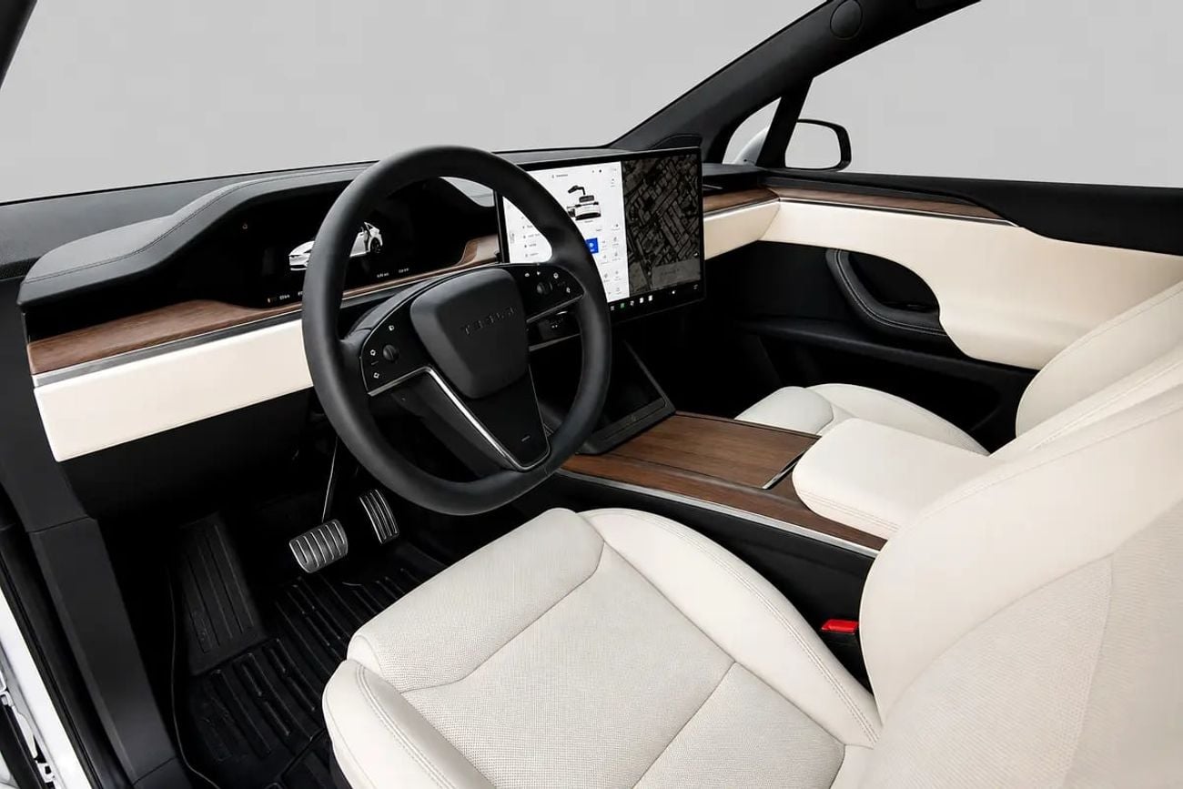 Tesla Model X LONG RANGE - GCC Specs - Pristine Condition
