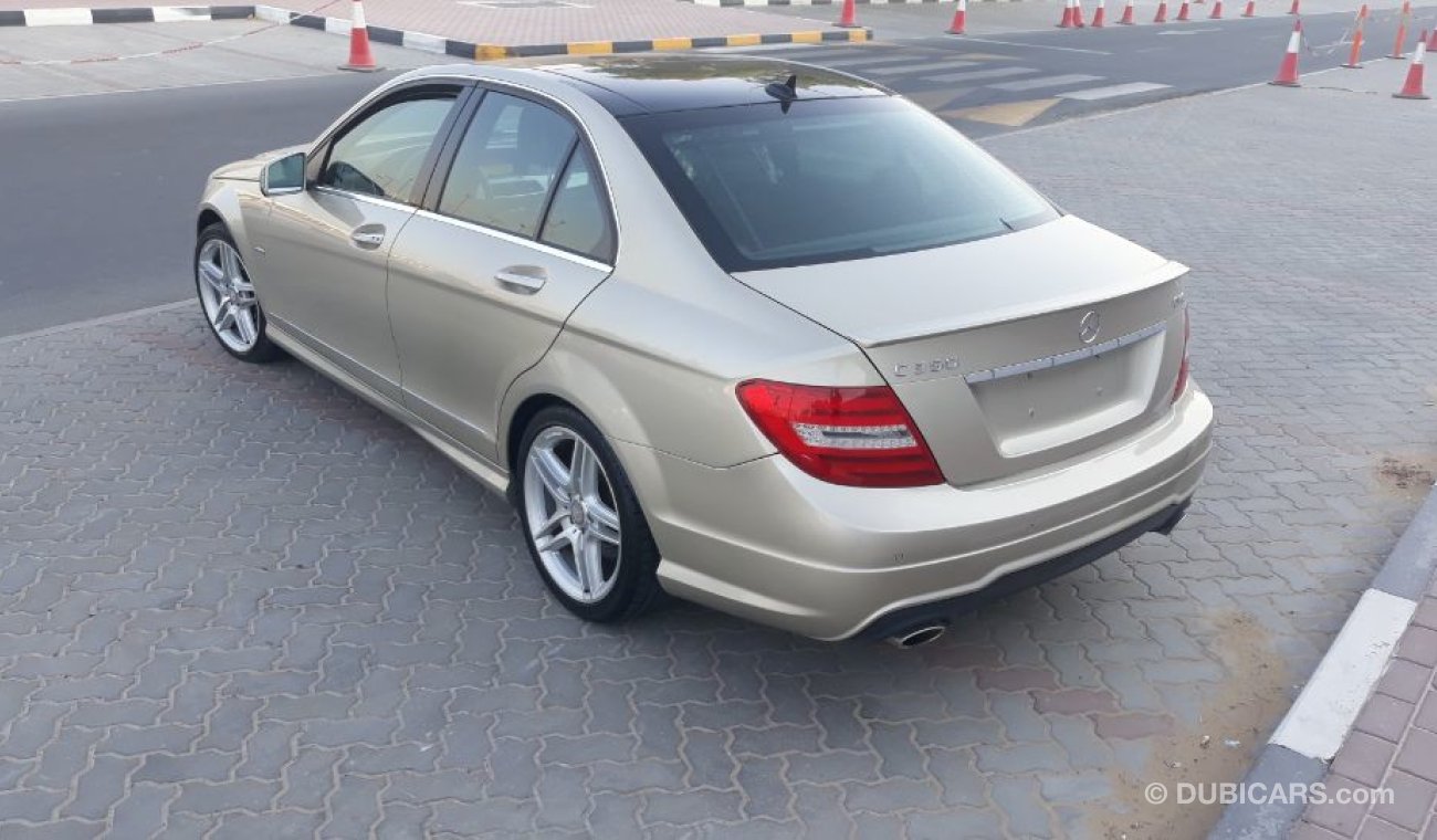 مرسيدس بنز C 350 2012 Full options panorama American specs