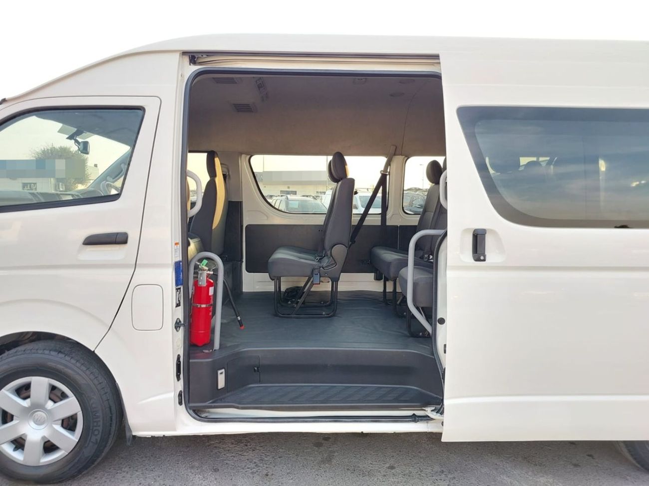 تويوتا هاياس TOYOTA HIACE COMMUTER VAN RHD 2019 MODEL 3.0 L DIESEL AUTOMATIC(PM38974)