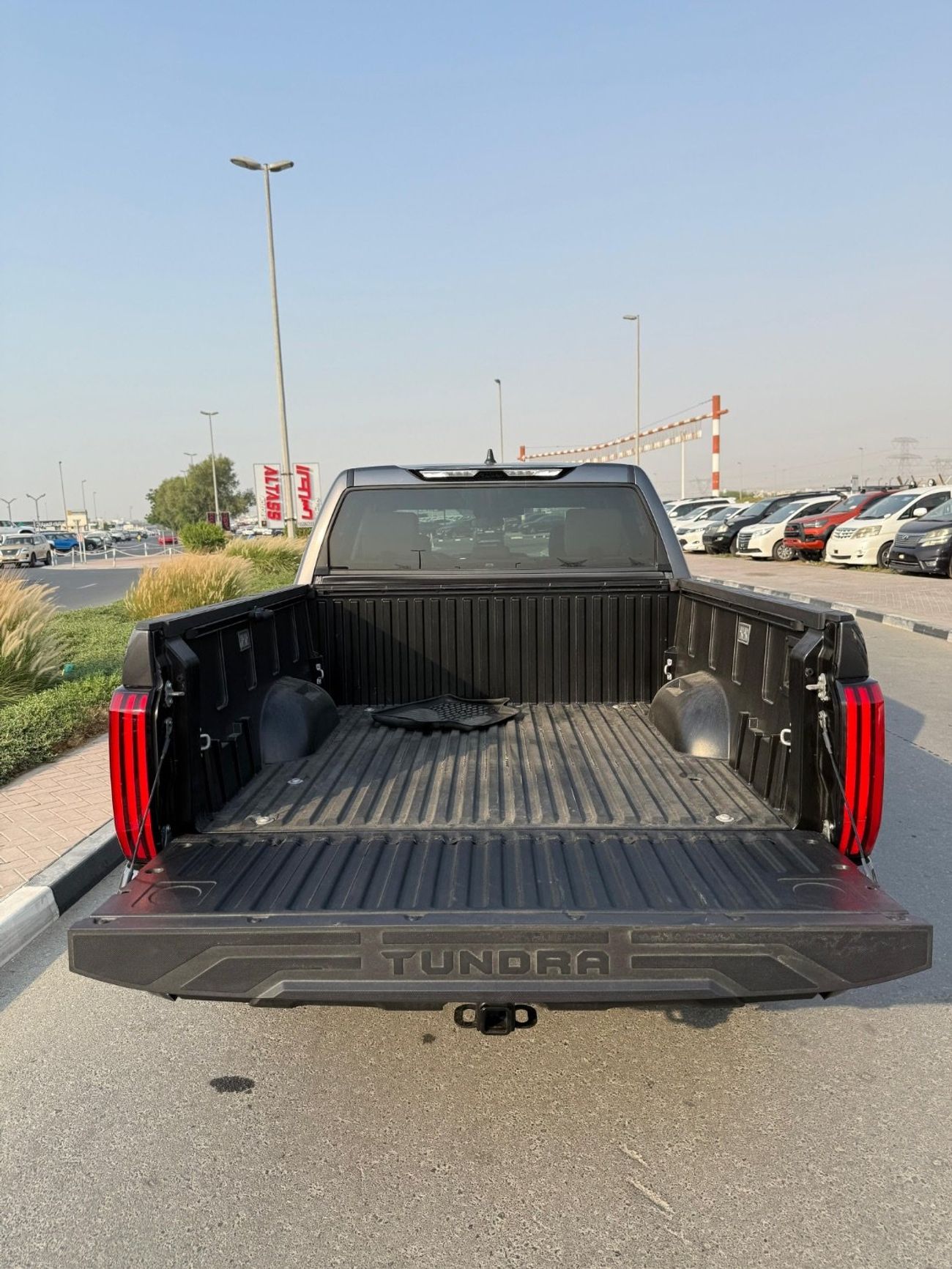 Toyota Tundra 4WD 2024