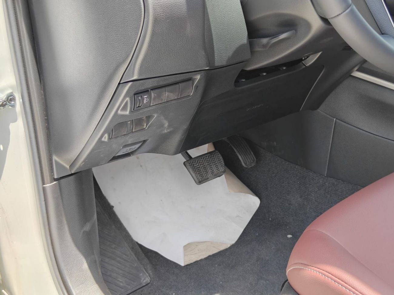 تويوتا كورولا كروس 2025 TOYOTA COROLLA CROSS 2L PETROL V