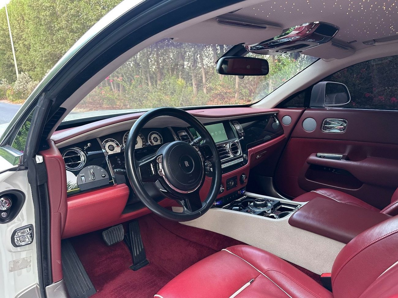 رولز رويس واريث 2015 Rolls Royce Wraith | GCC Specs | 6.6L V12 | 624 HP | 109K KM | Starlight Headliner | Excellent