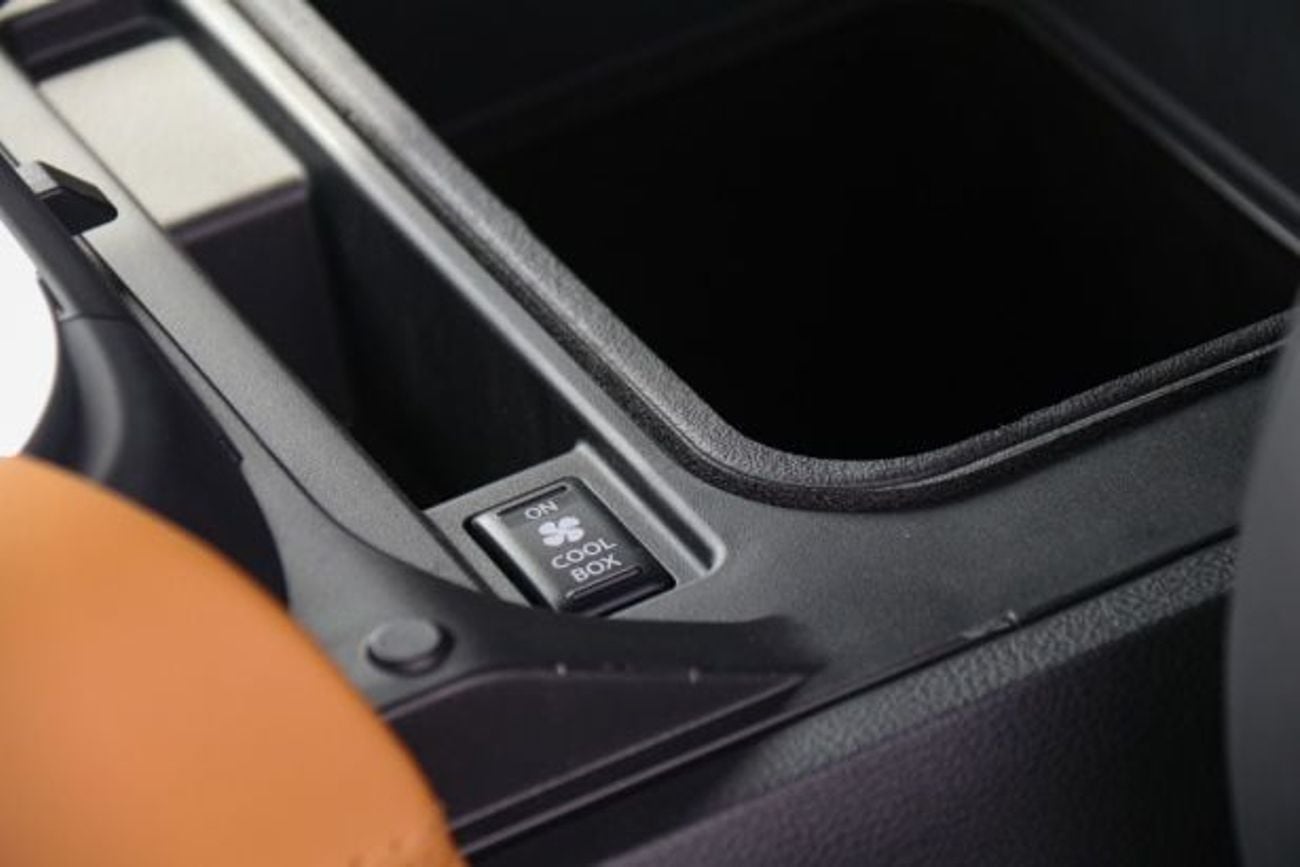 نيسان باترول 3.8L PTR SE WITH PANORAMA AND LCD FOR LOCAL WITH WARRANTY