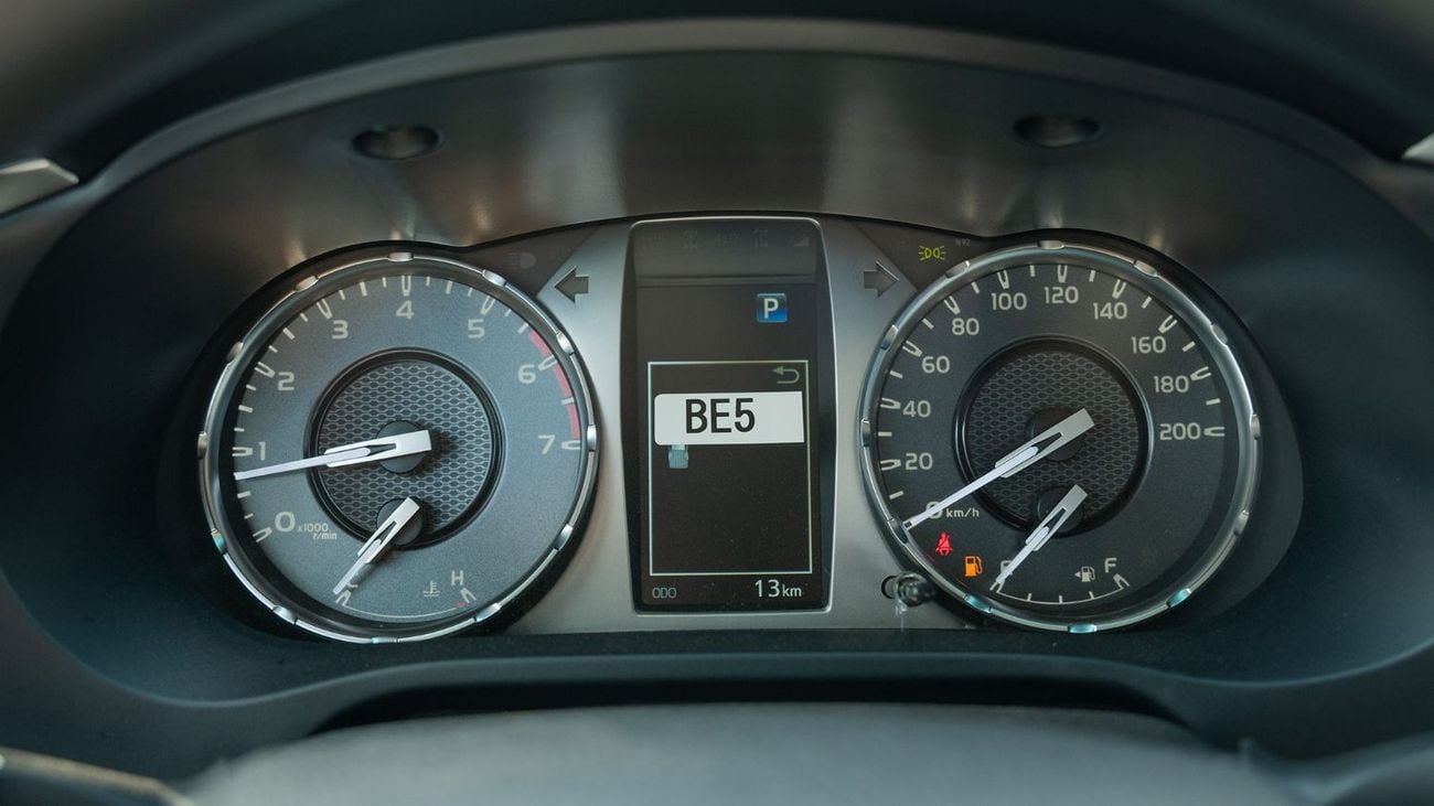 Toyota Hilux 2025 Toyota Hilux DC 2.7L Petrol AT (Black)