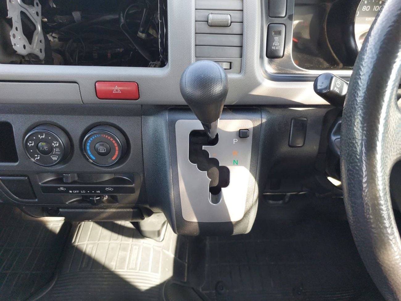 Toyota Hiace (RAMADAN OFFER) TOYOTA HIACE VAN RHD 2006 MODEL 2.5 L DIESEL AUTOMATIC(PM03353)