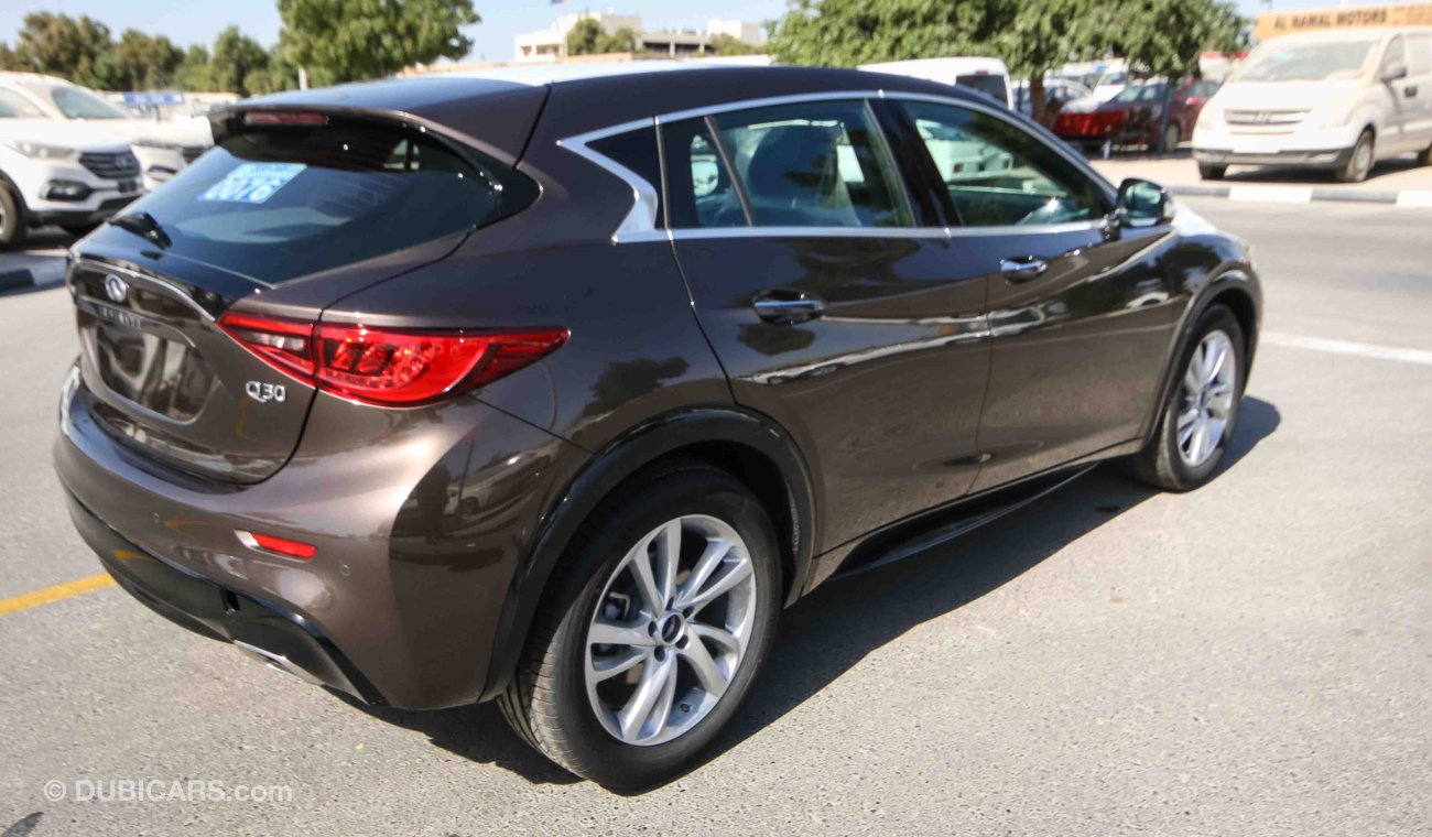 Infiniti Q30