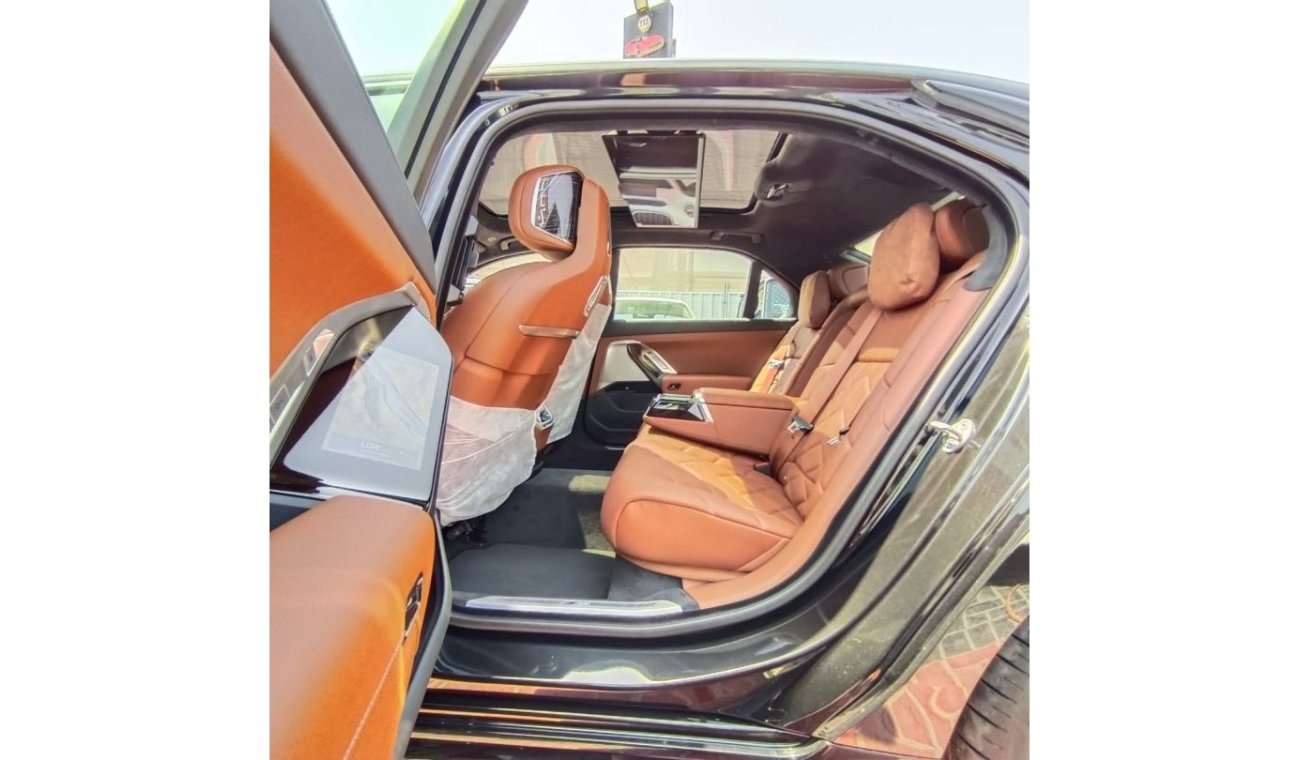 بي أم دبليو 740Li i M Sport 5 Years Warranty & Service 2023 GCC