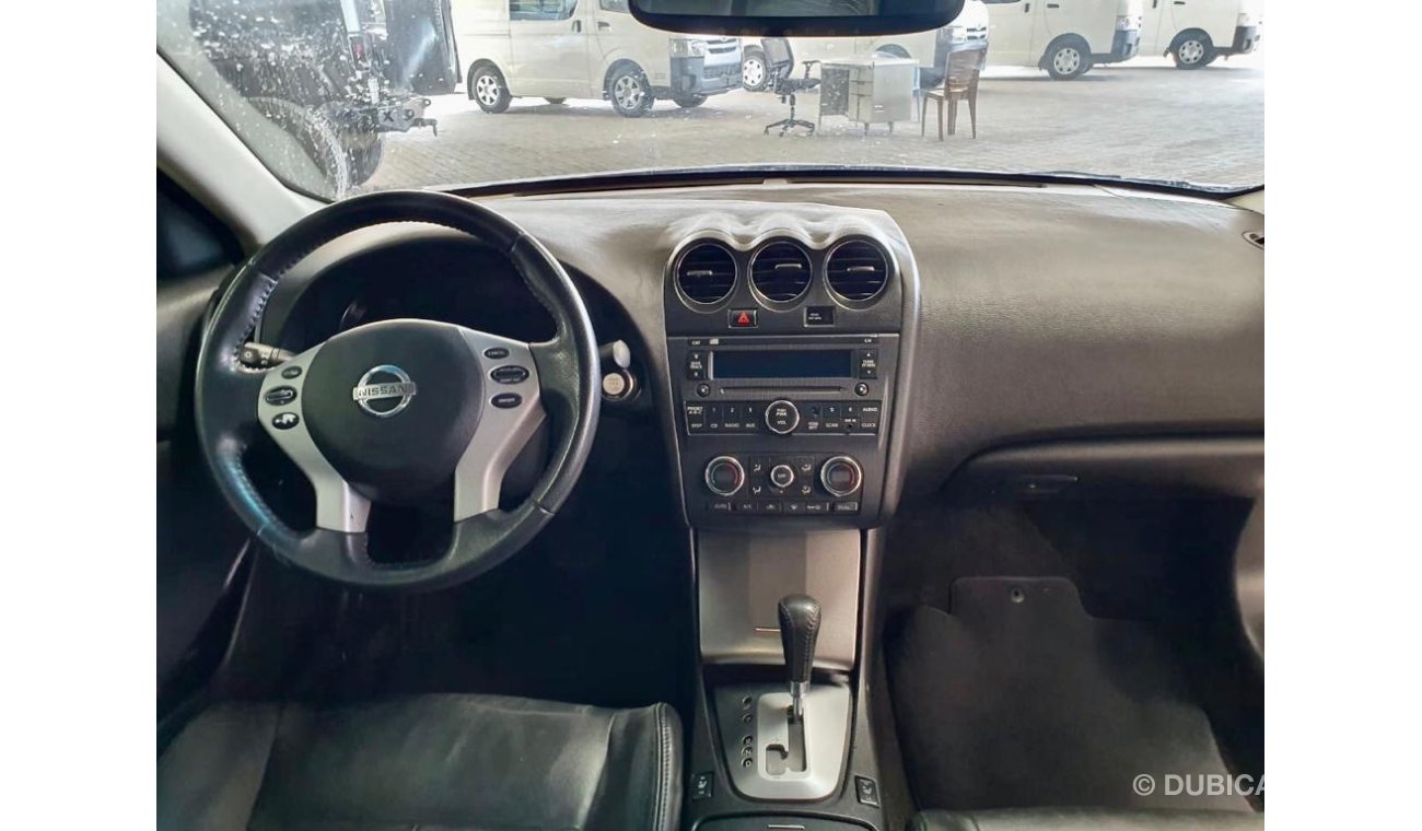 Nissan Altima Chasis pass - very good condition - available at good price