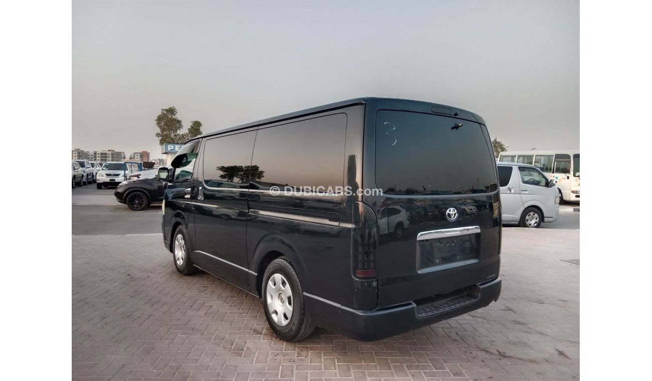 Toyota Hiace TOYOTA HIACE VAN RIGHT HAND DRIVE (PM1616)