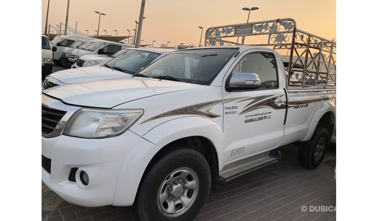 Toyota Hilux s/c pick up 4x4,Model:2015.Excellent condition