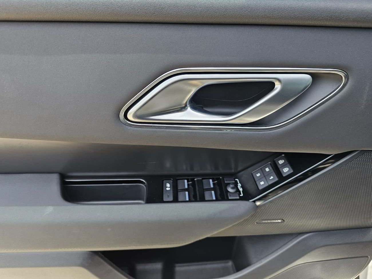 لاند روفر رينج روفر فيلار P250 S 2.0L Petrol