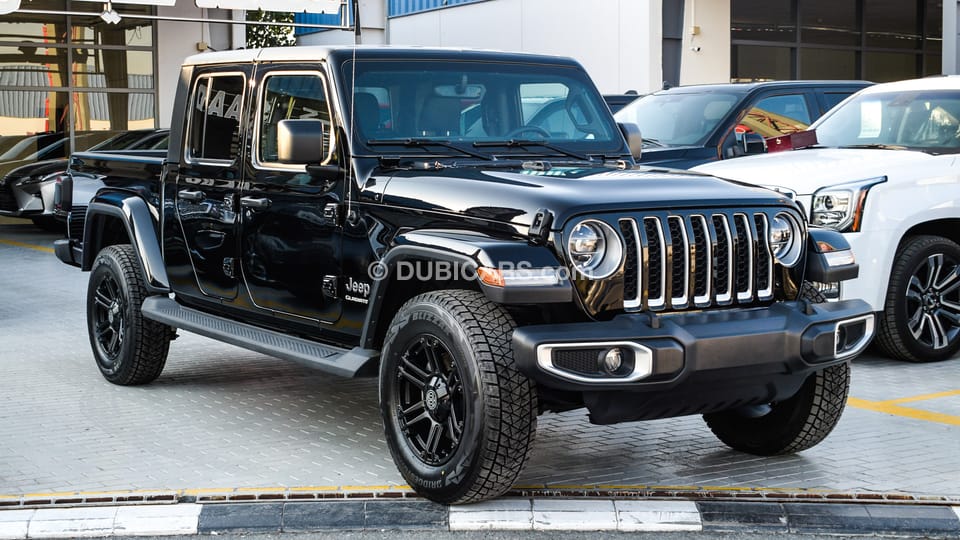 Jeep Gladiator Overland for sale AED 175,000. Black, 2021