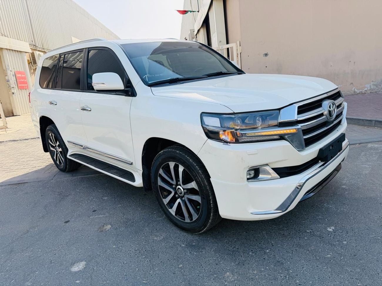 تويوتا لاند كروزر Toyota landcruise 2019Model GXR 4.0L V6 petrol Engine Colour White Transmission Automatic Interior.B