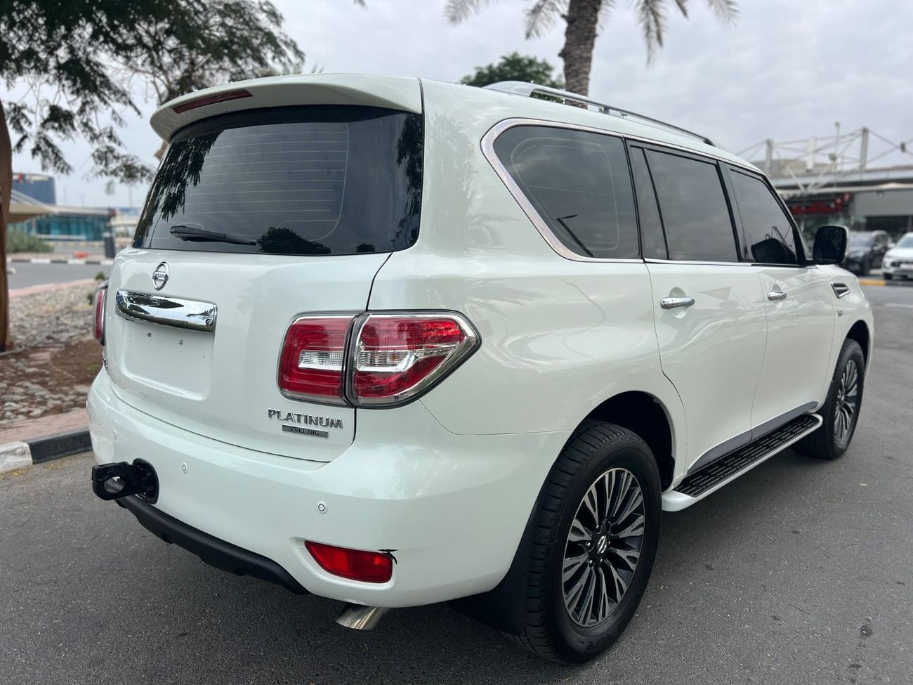 نيسان باترول LE Platinum 5.6L
