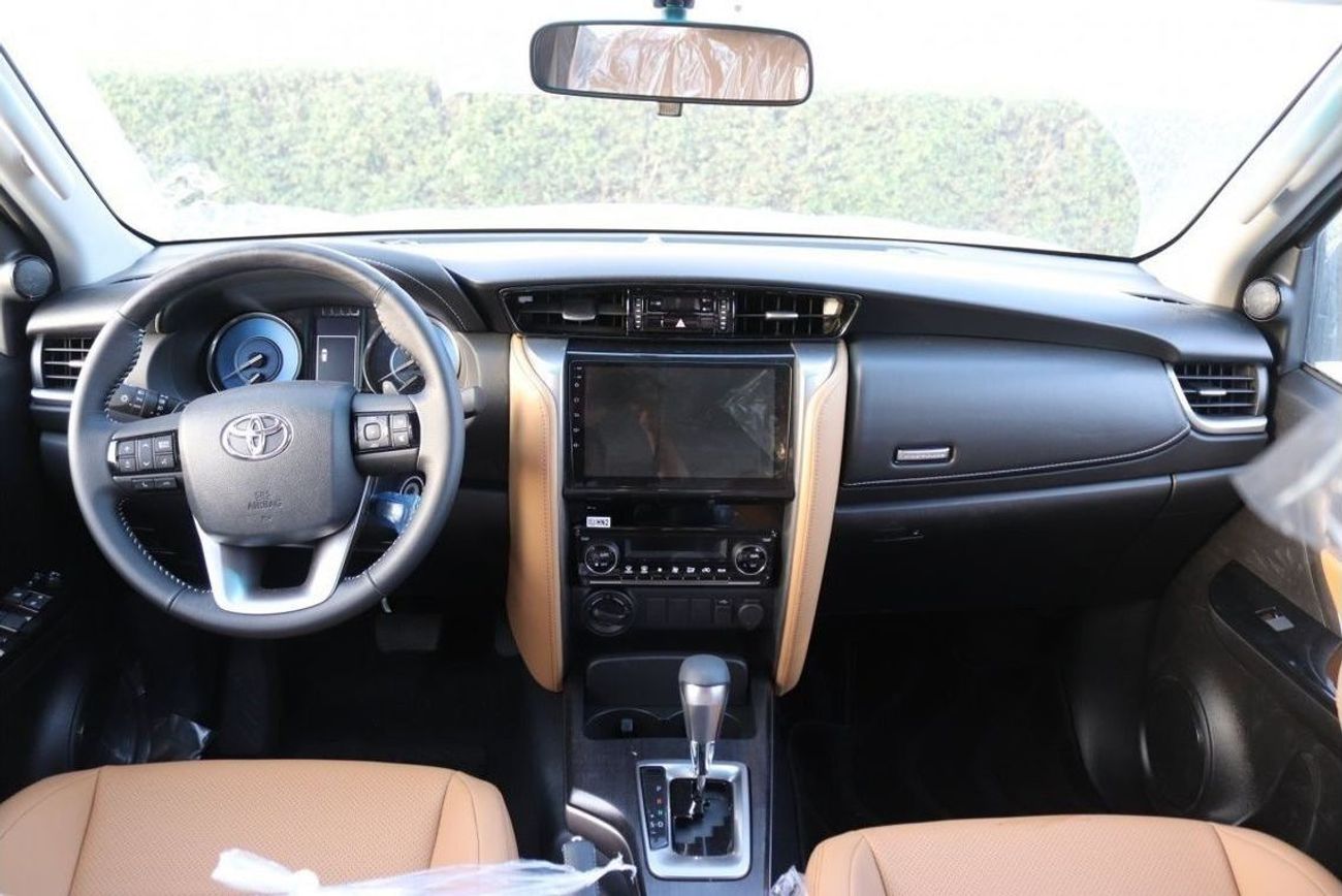 Toyota Fortuner 2.4L, LEATHER SEAT,HEAD REST SCREEN, MODEL 2023, DIESEL,FULL OPTION