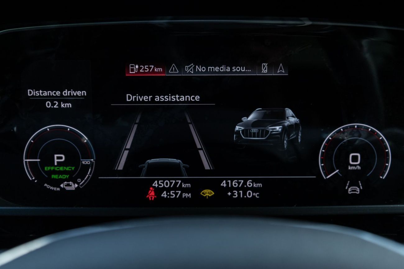 أودي اي ترون 55 Quattro