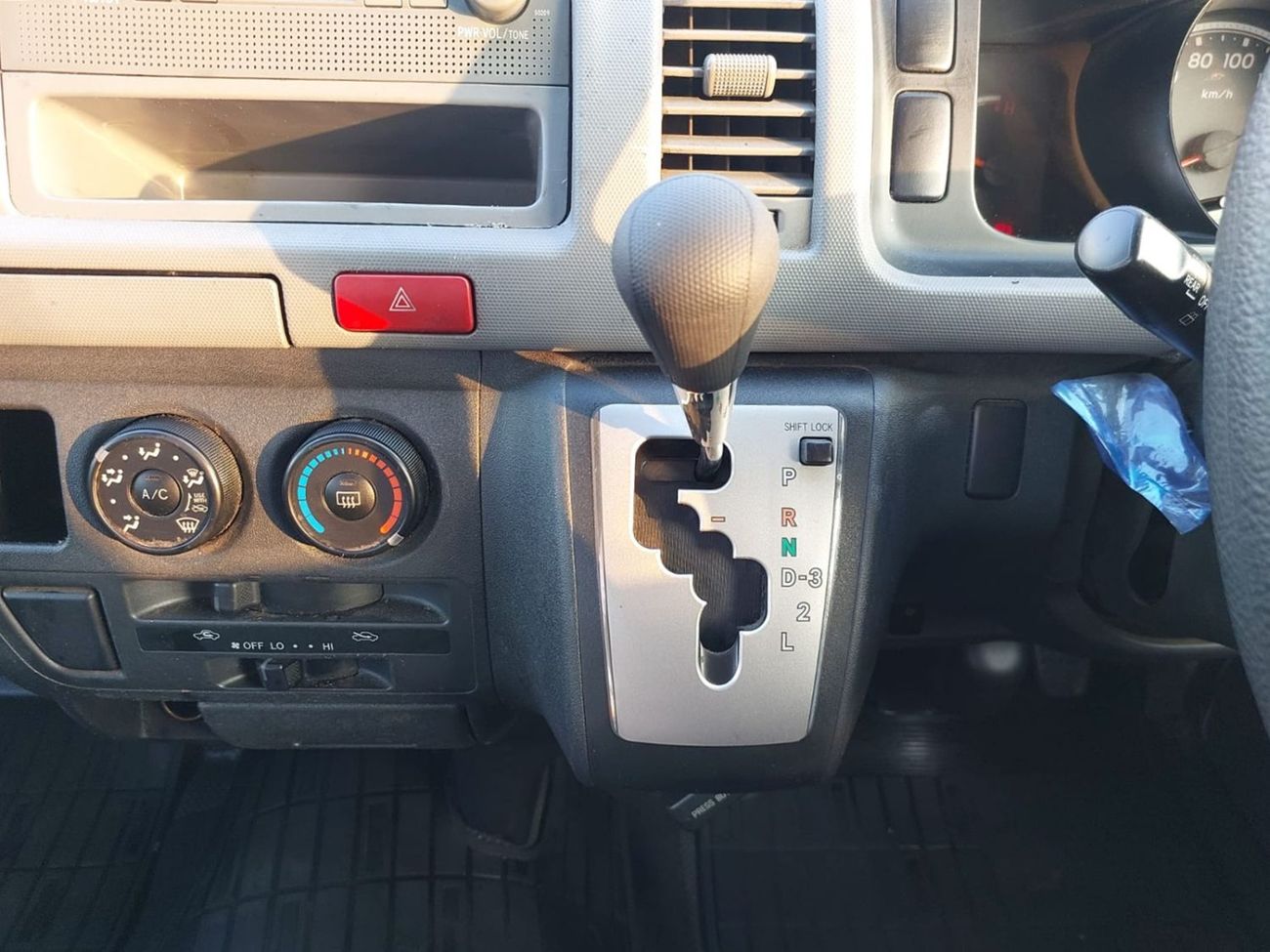 تويوتا هاياس TOYOTA HIACE VAN RHD 2013 MODEL 3.0 L DIESEL AUTOMATIC(PM11947)