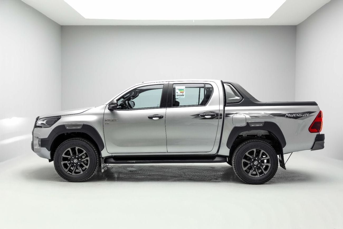 تويوتا هيلوكس Adventure 4.0 - Silver Metallic Inside MLM Black | Export Only