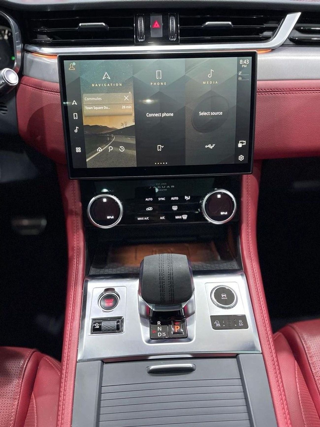 جاكوار F بيس R-Dynamic Black P250 2.0L Jaguar F-Pace 2022