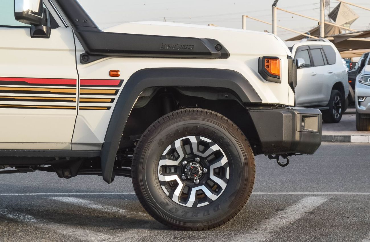 Toyota Land Cruiser 70 TOYOTA LAND CRUISER 76 2.8L 4WD DIESEL PICKUP 2025 | FULL OPTION